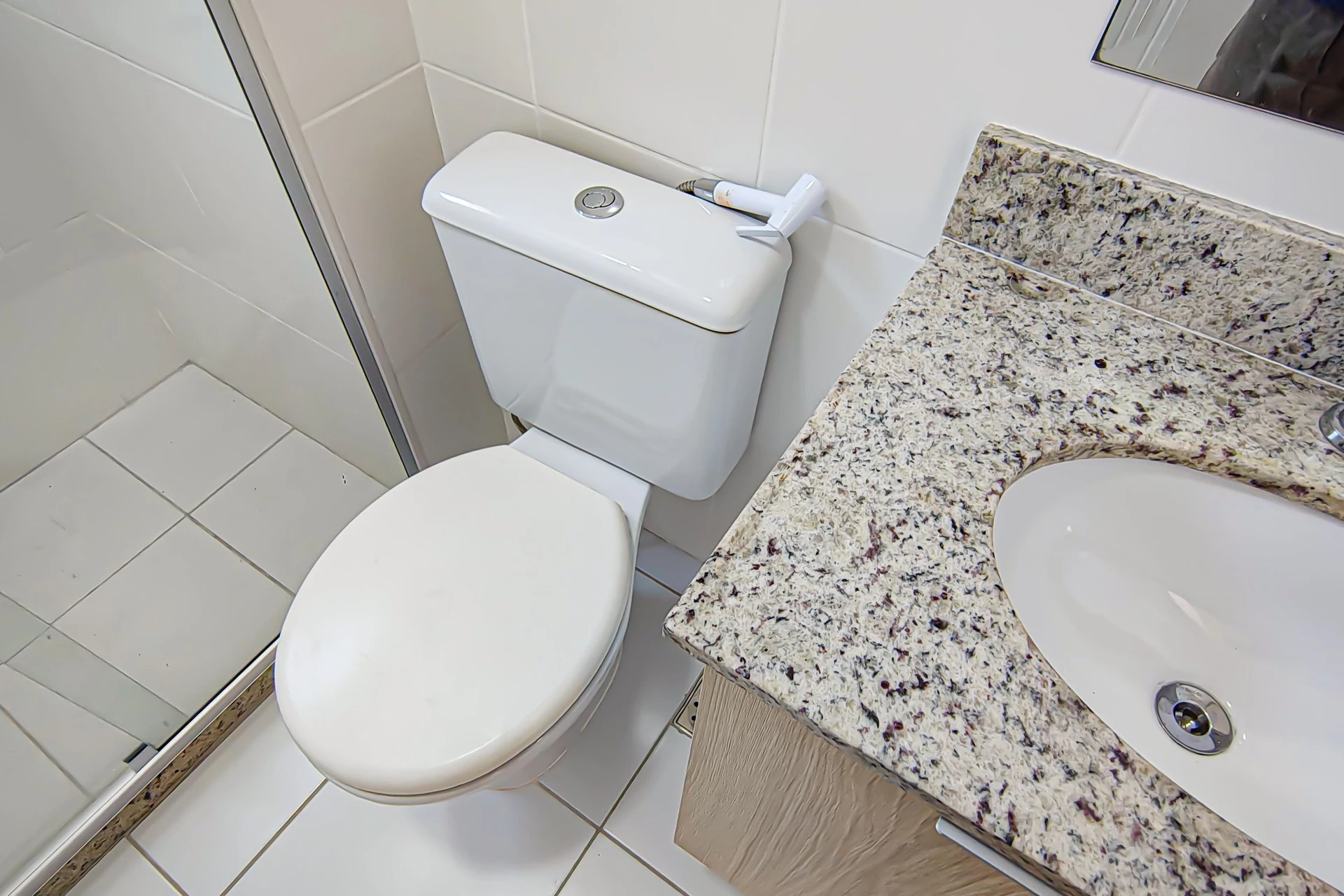 Unfurnished 2-bedroom apartment with en-suite bathrooms — photo 21