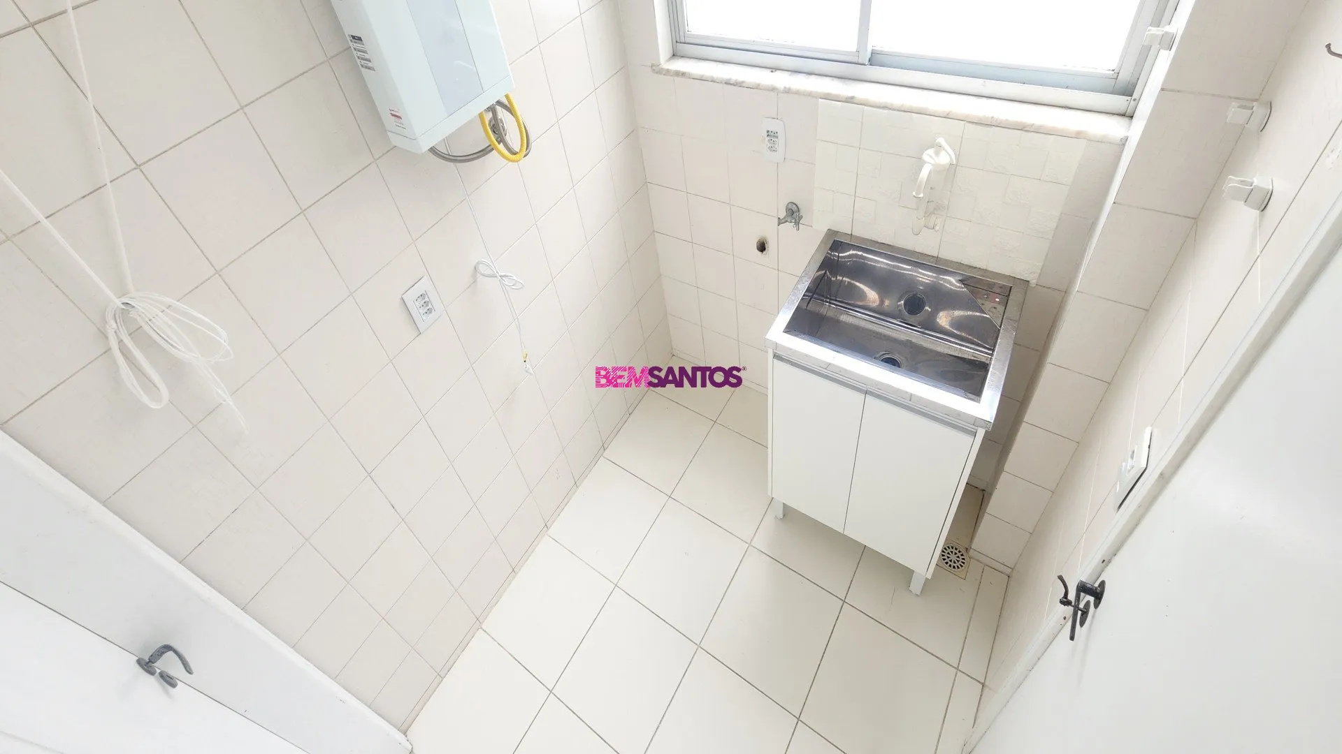 Furnished 4-bedroom apartment with a balcony — photo 4