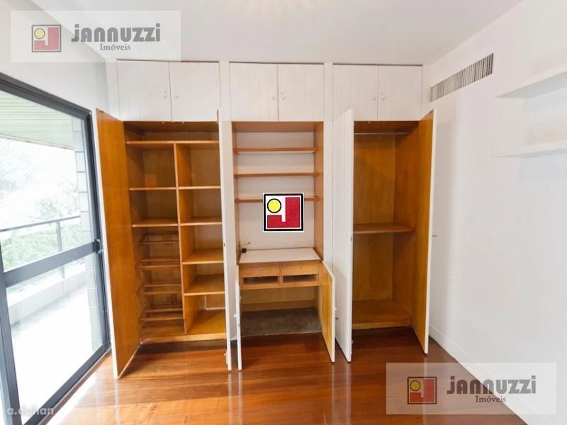 Water view in a 4-bedroom apartment, 319 m² — photo 4