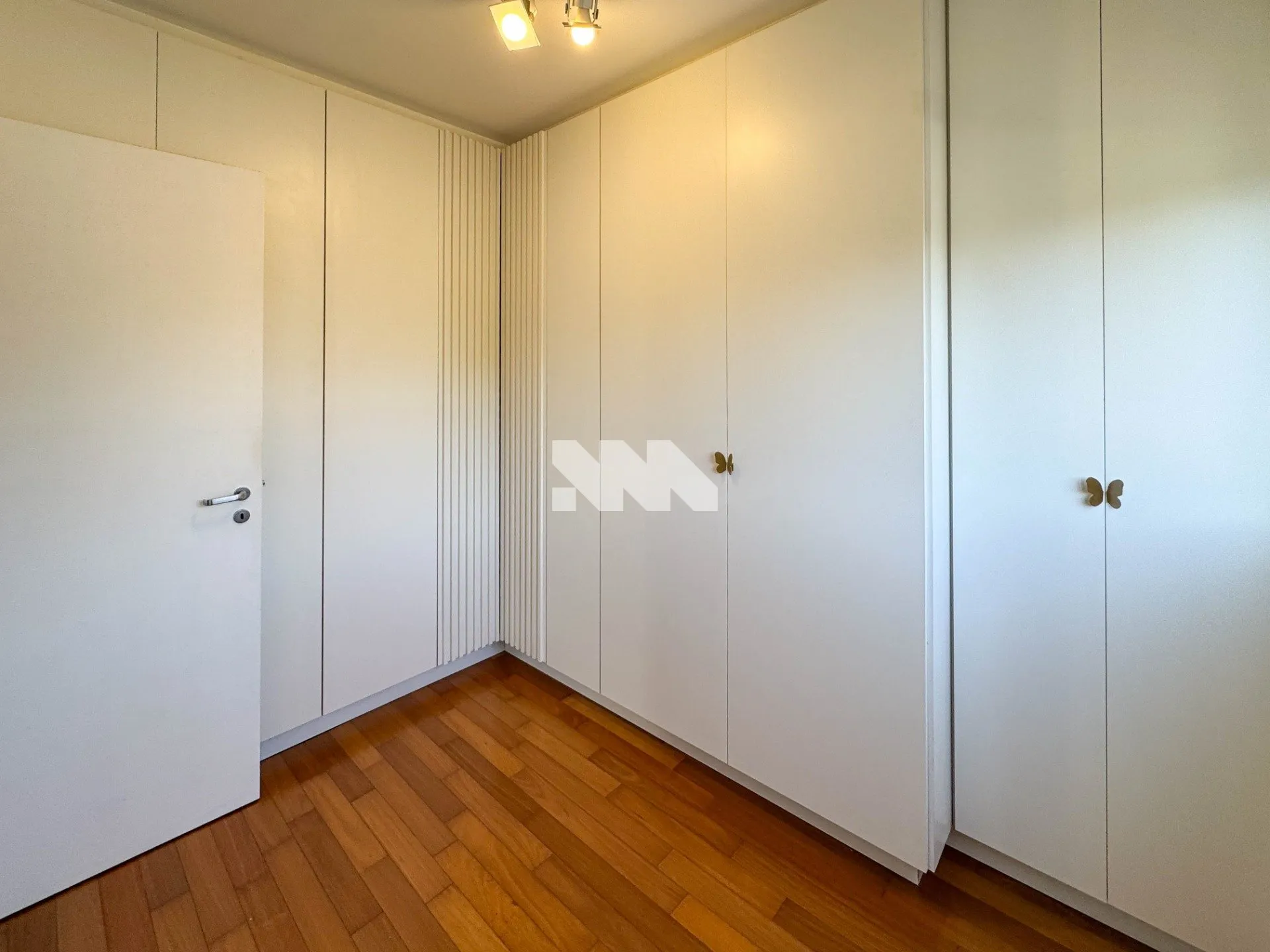 Furnished 104 m² apartment with 2 bedrooms and suite — photo 4