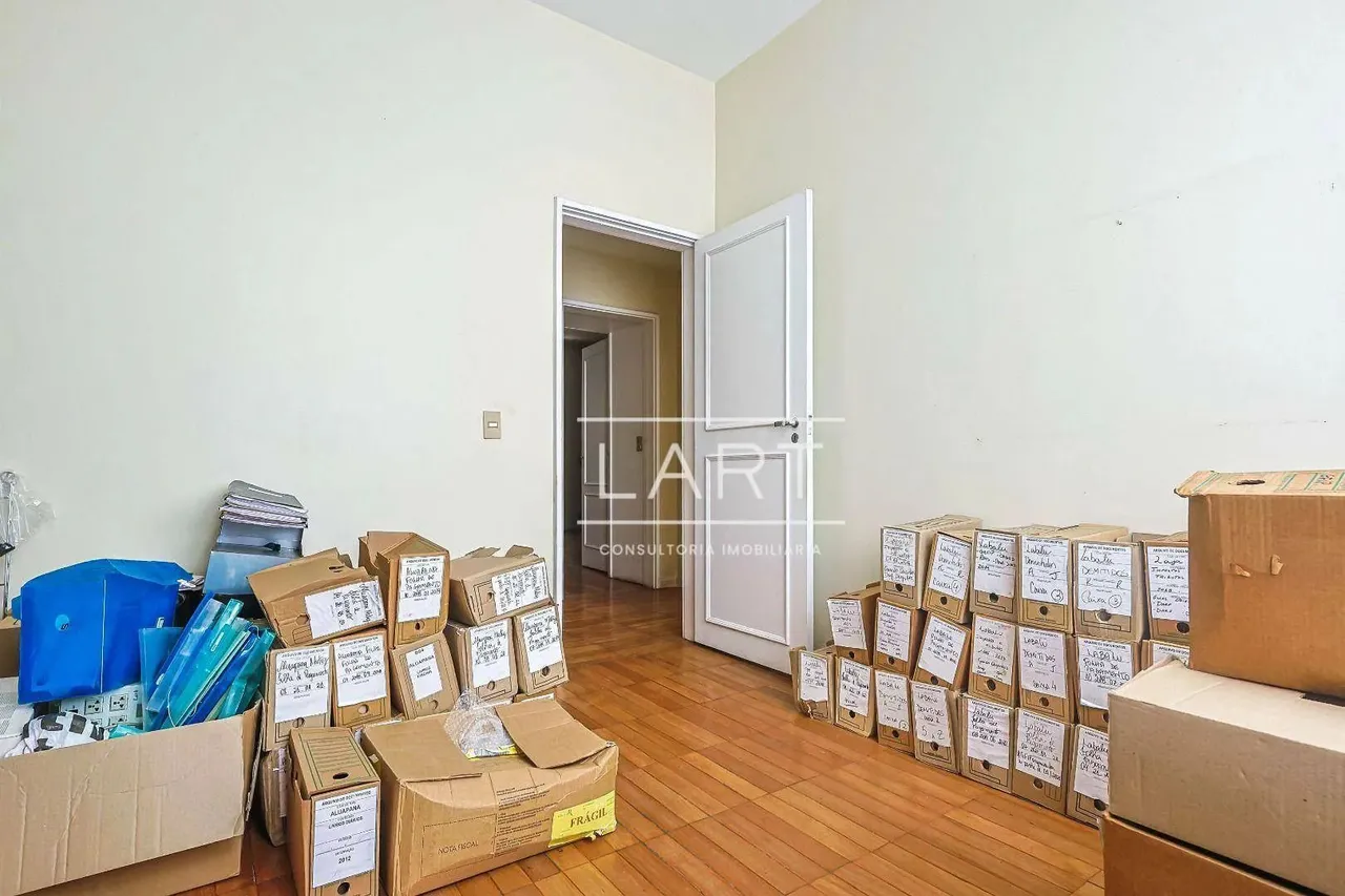 4-bedroom apartment with built-in wardrobes — photo 3