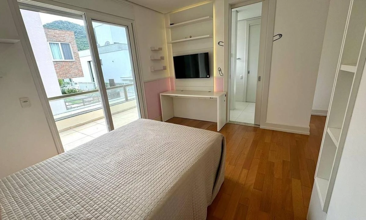 Casa de 455 m² con espacio de home office y vestidor — photo 14