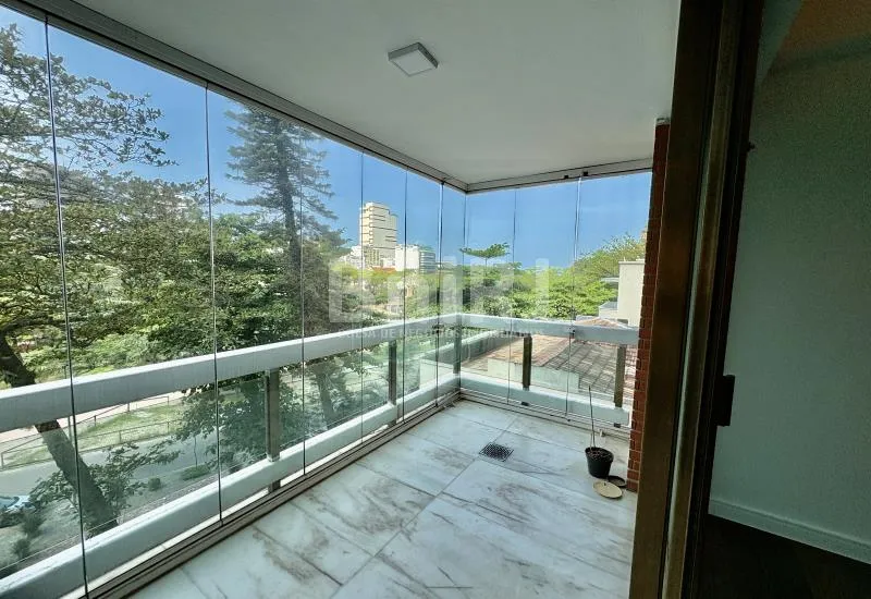 Apartamento de 180 m² com varanda fechada e fogão a gás — photo 6