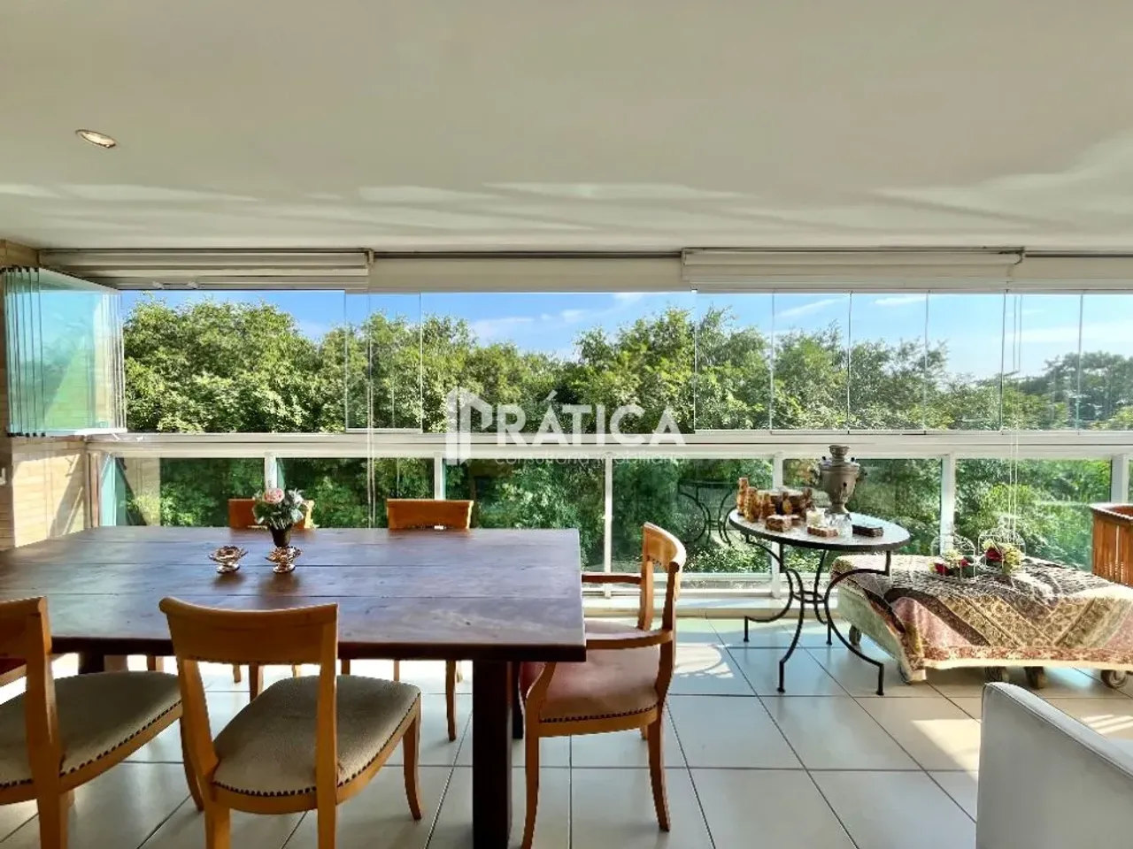 Unfurnished 4-bedroom apartment with balcony grill — photo 2