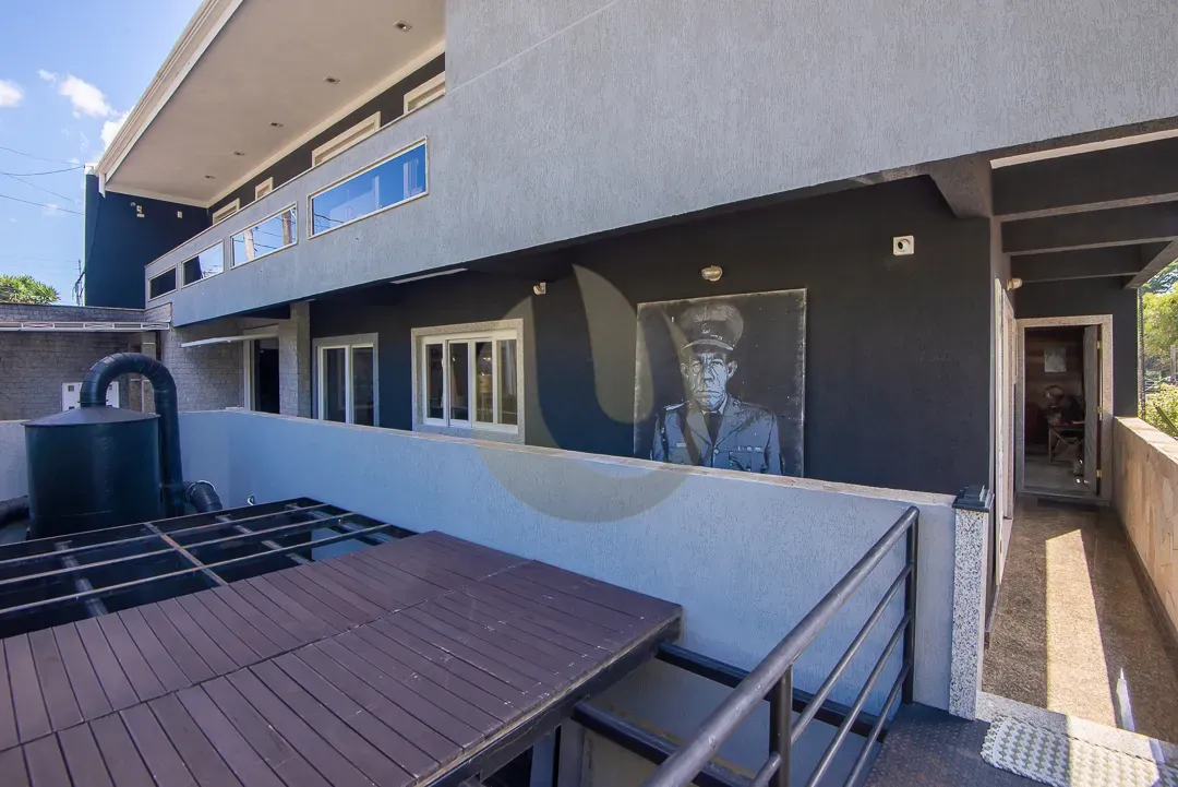 Furnished 860 m² house with 5 bedrooms and 10 bathrooms — photo 60