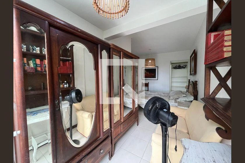 Furnished apartment, 86 m², with a glass-enclosed balcony — photo 33