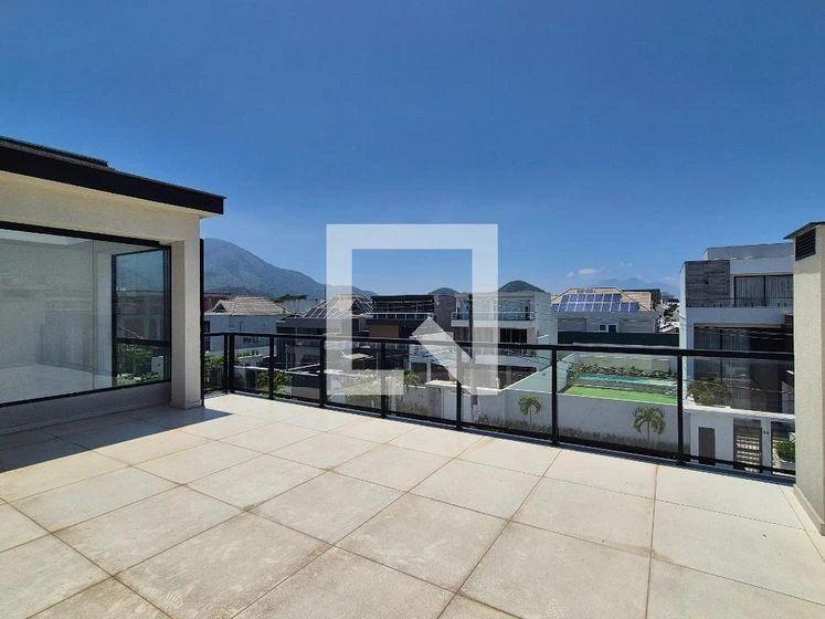 Floor-to-ceiling windows in a 4-bedroom house, 430 m² — photo 11
