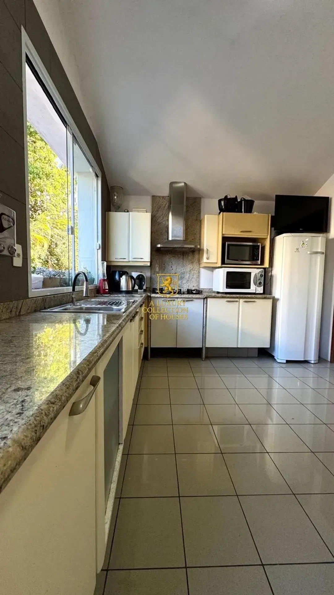 Casa mobiliada com 9 quartos e 3 vagas — photo 22