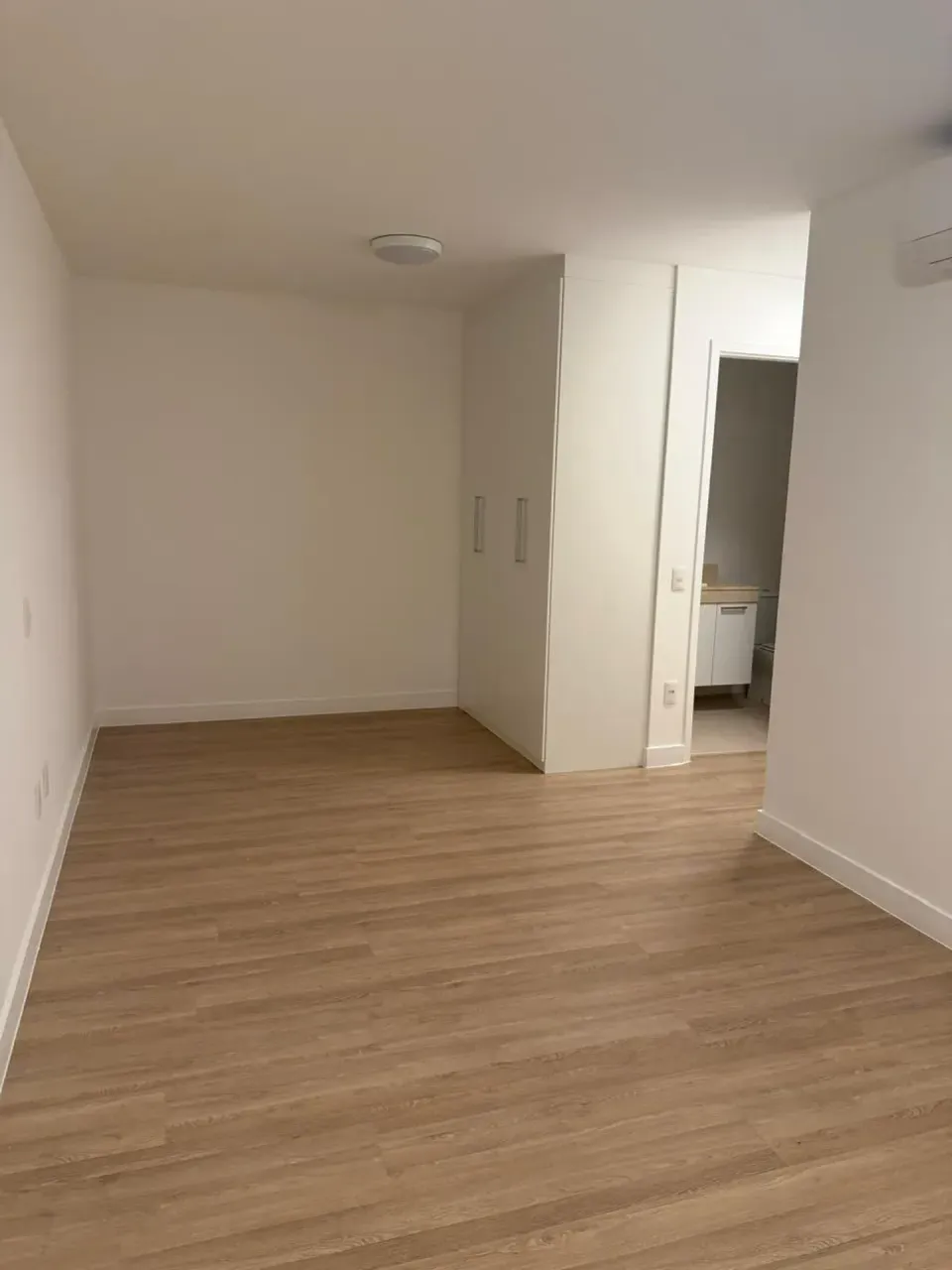 Apartamento de 134 m² com 3 quartos e 5 banheiros — photo 2