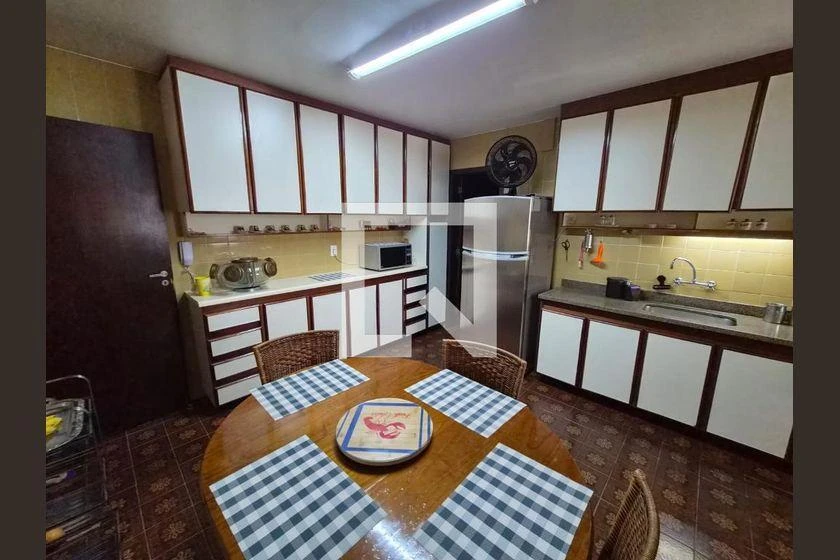Квартира с 4 спальнями и застеклённым балконом — photo 18