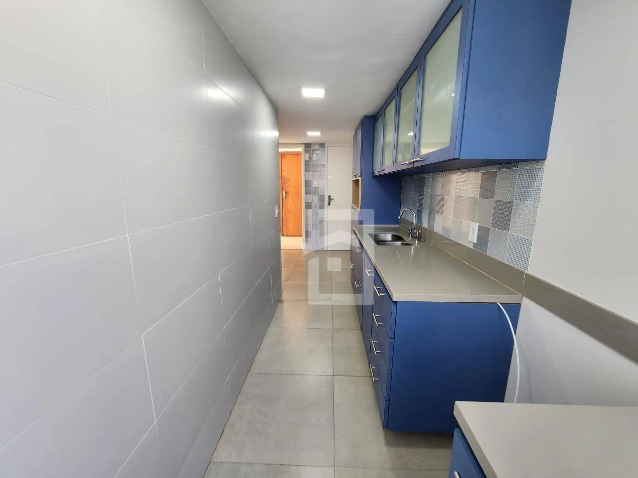 197 m² apartment on the 22nd floor with a private garden — photo 78