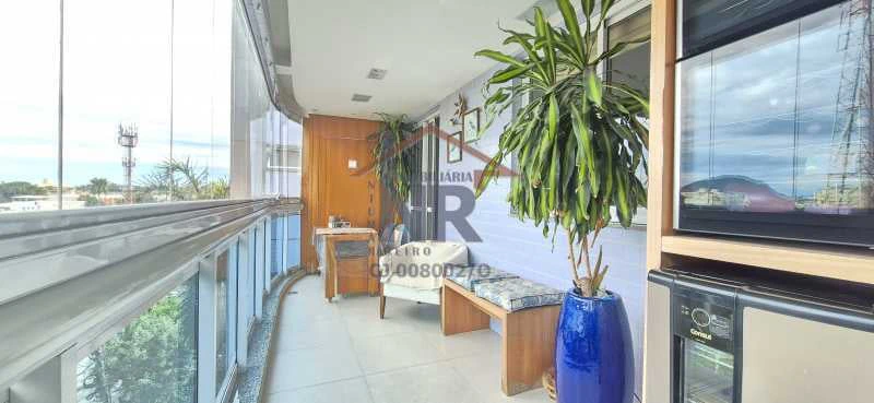 Apartamento com 2 quartos, 1 suíte e varanda envidraçada — photo 4