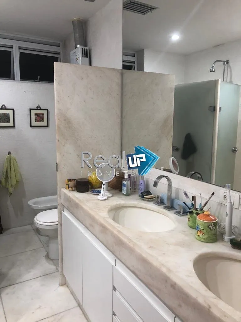 Furnished apartment with 4 bedrooms and an open kitchen — photo 13