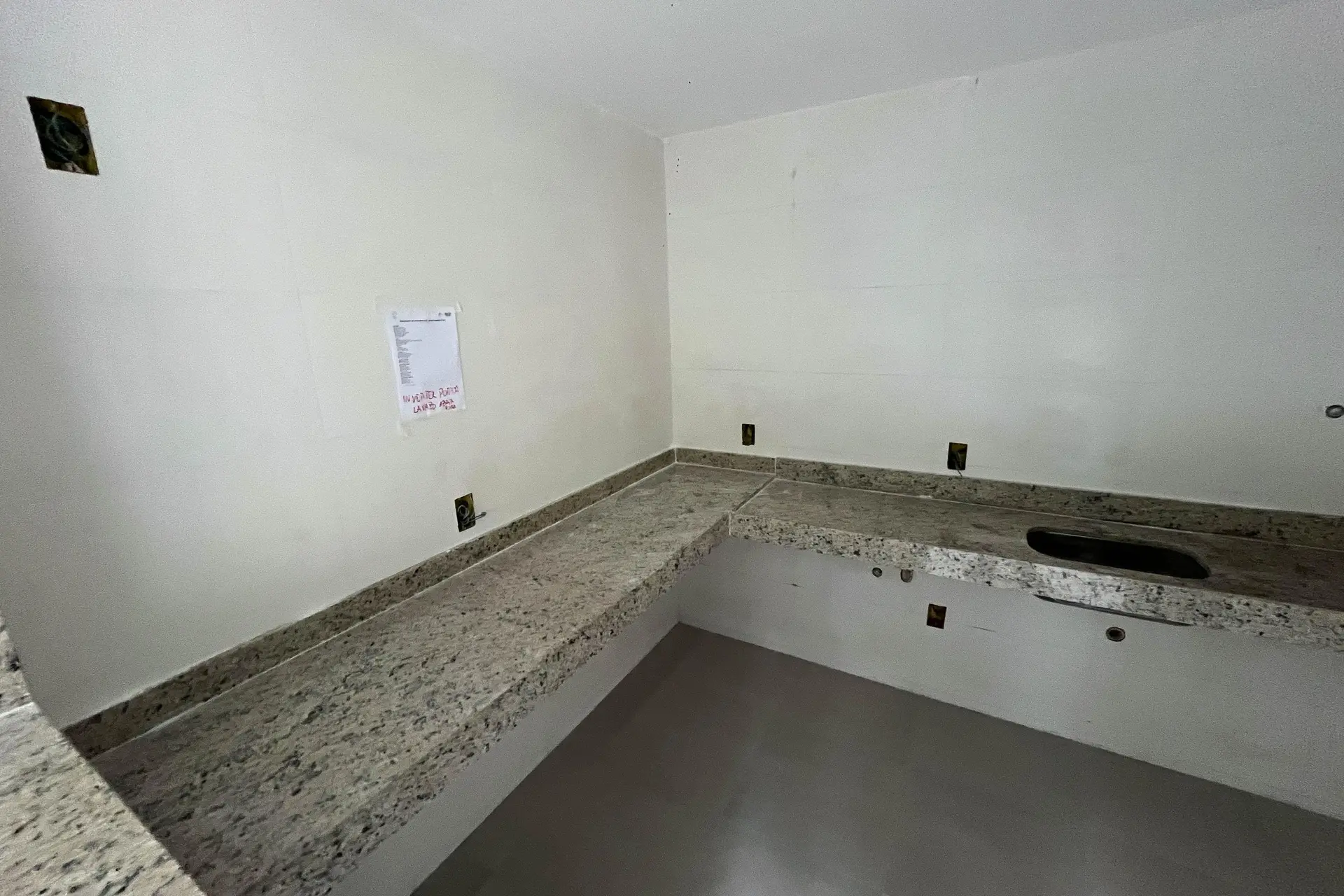 2-bedroom apartment with a mountain view — photo 14