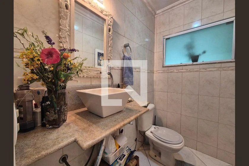245 m² house with 3 en-suite bedrooms and 2 parking — photo 39