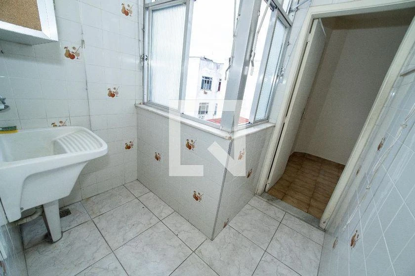 90 m² apartment with a park view and a bathtub — photo 26