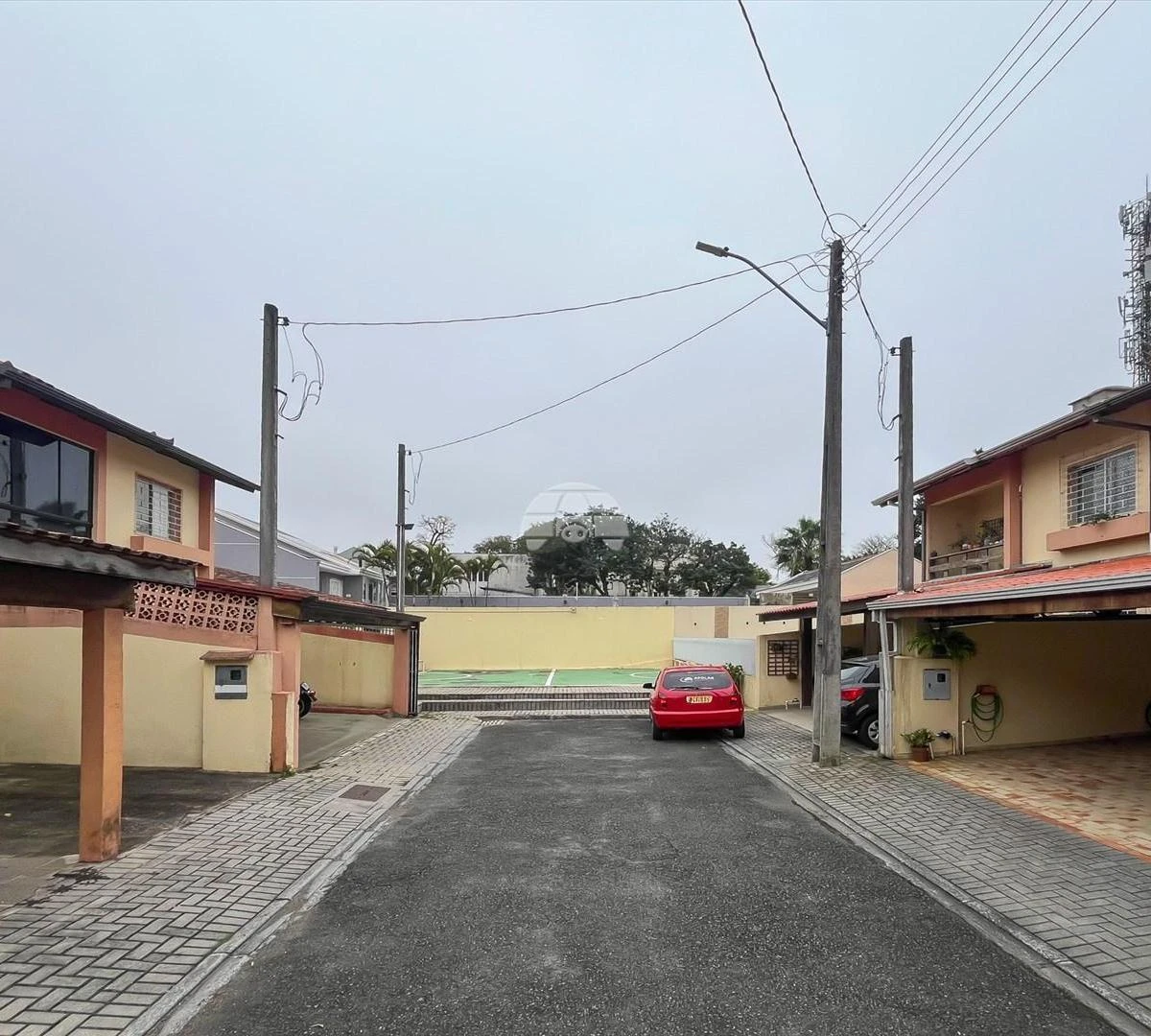 2-bedroom house with a walk-in closet in Curitiba — photo 33