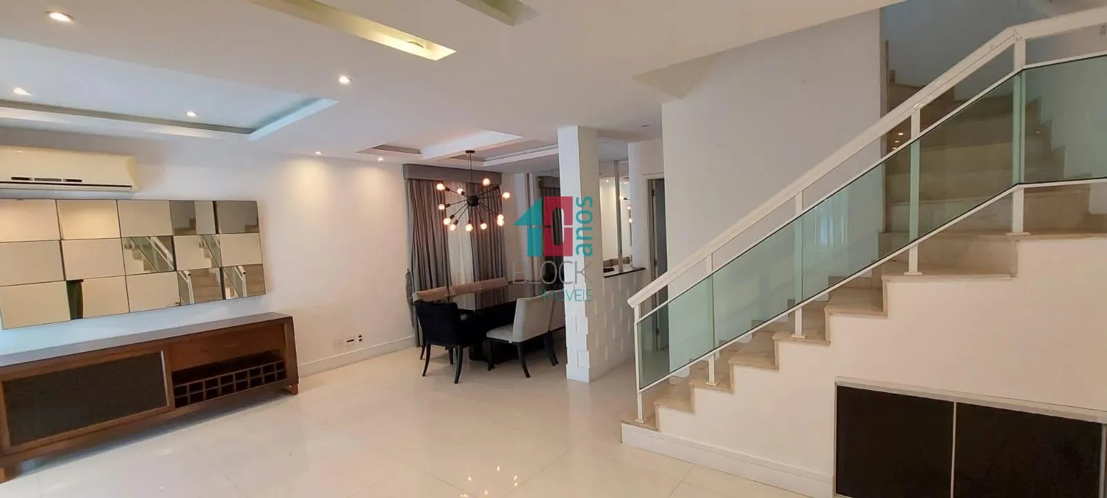 Casa de 200 m² com 4 suítes e 3 vagas — photo 2