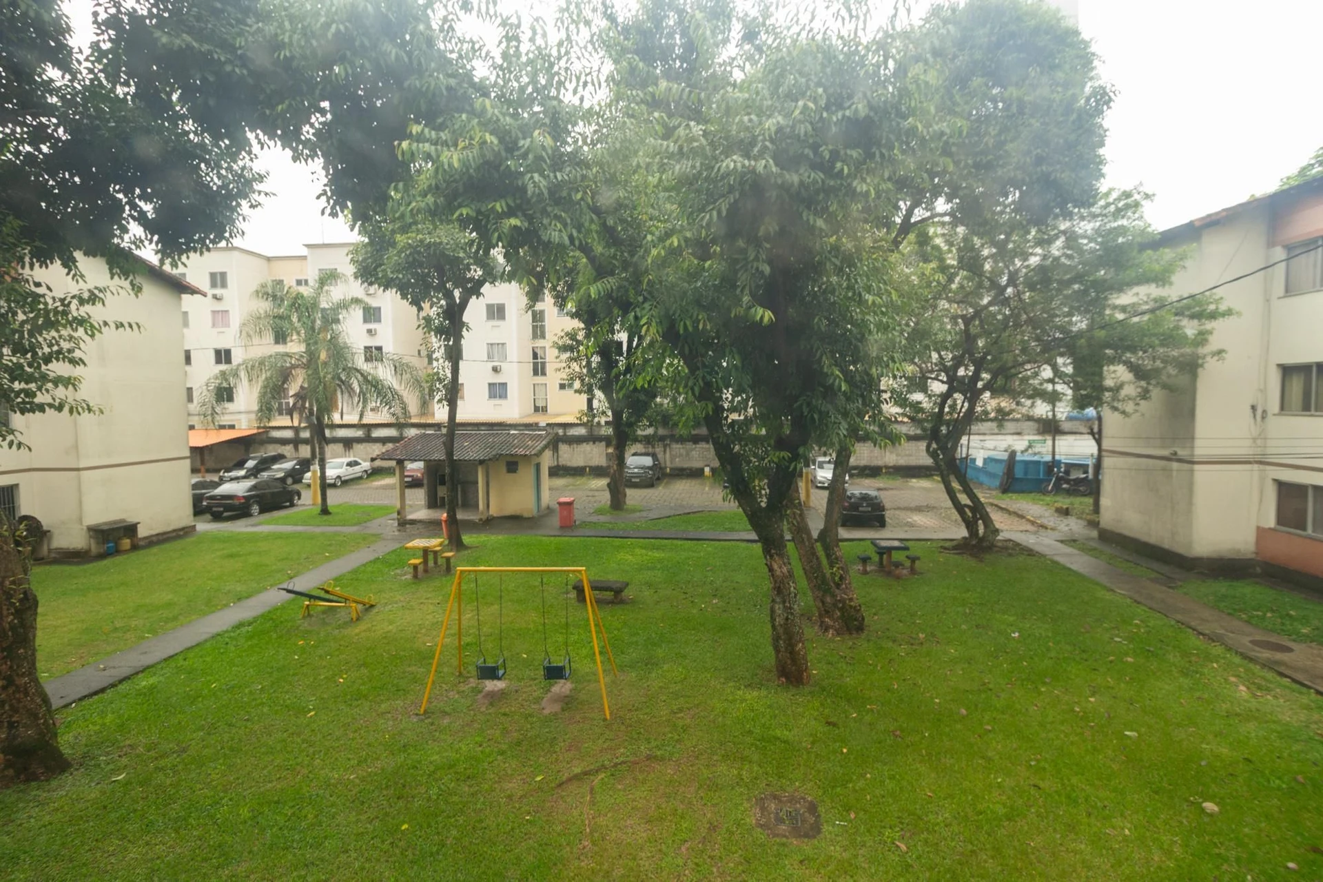 Unfurnished 2-bedroom apartment with 1 parking space — photo 3