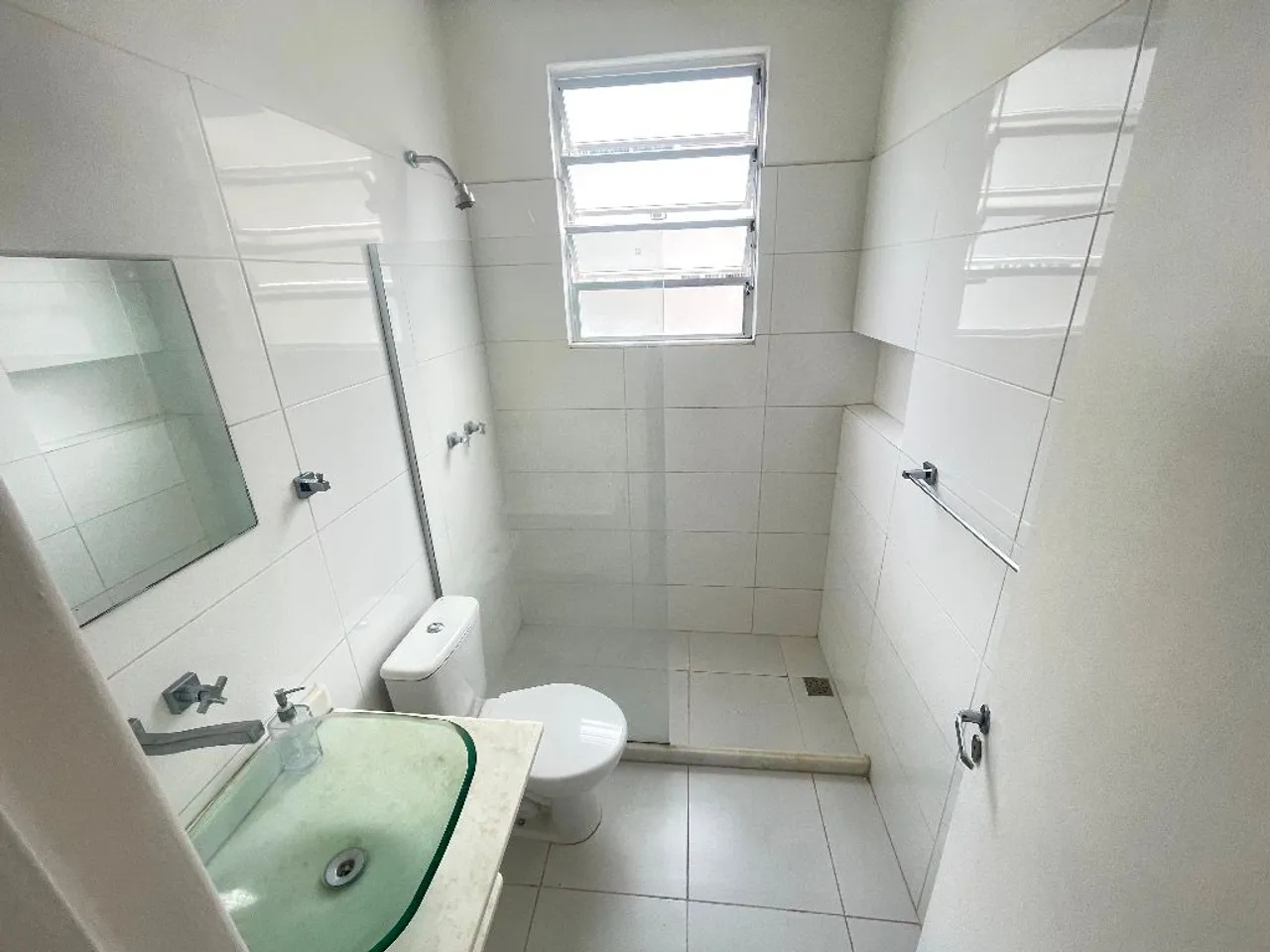 Apartamento de 1 quarto com box de vidro e aquecimento a gás — photo 14
