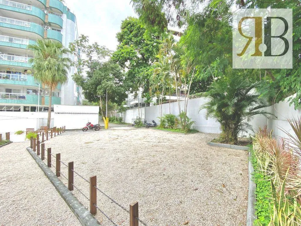 Рабочее место и 4 спальни: квартира 252 м² — photo 65