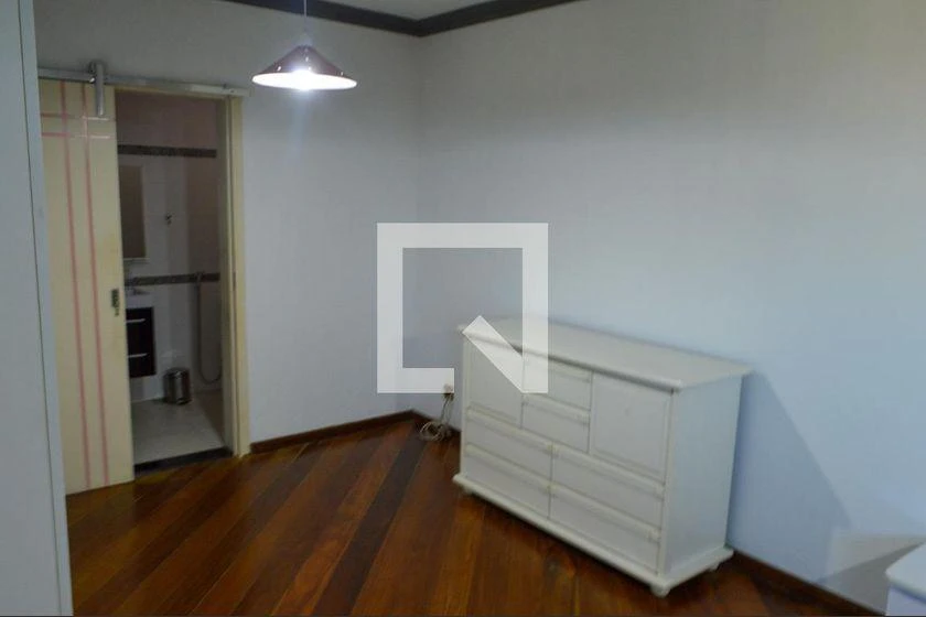 Furnished house with 4 bedrooms and 600 m² — photo 47