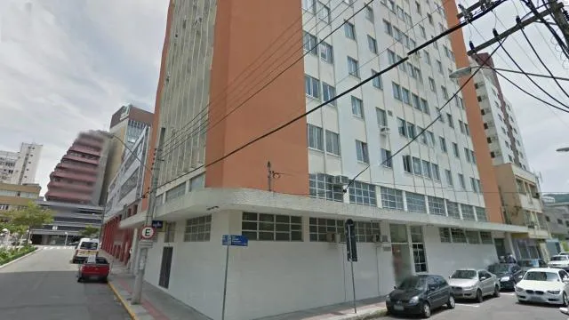 Apartamento con 2 dormitorios y cocina cerrada con cocina a gas — photo 2