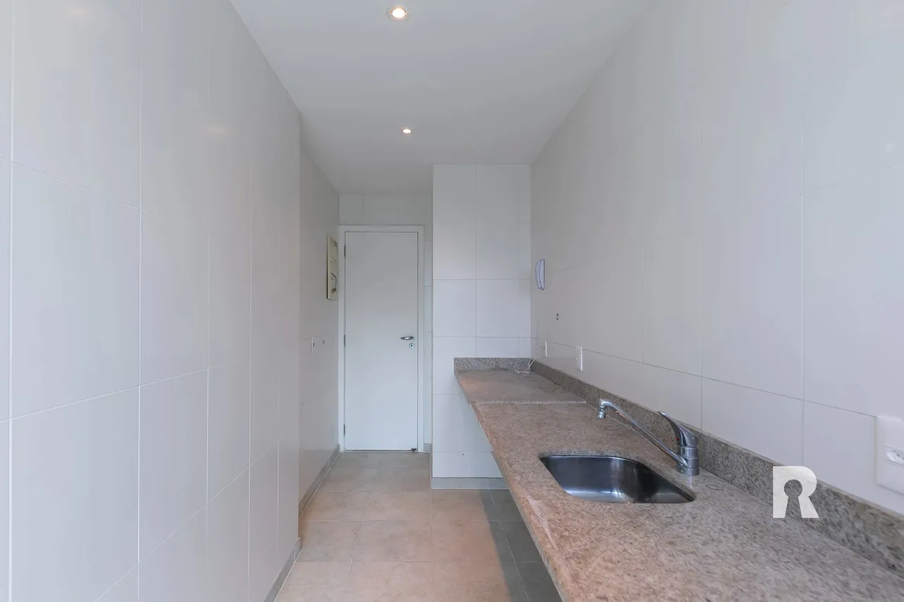 4-bedroom, 5-bath apartment with a balcony — photo 2
