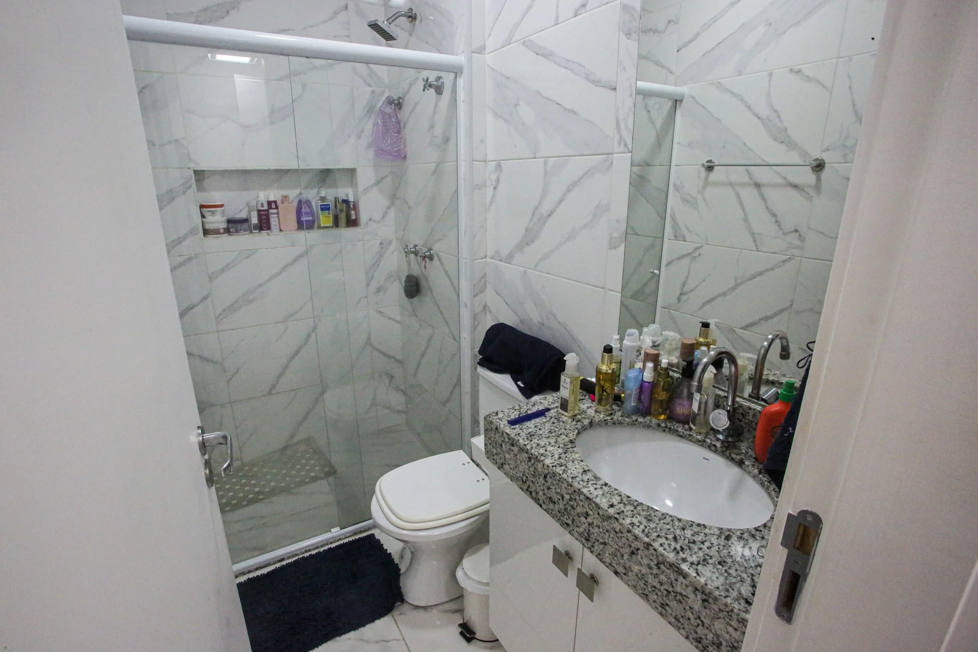 Casa mobiliada com 4 quartos e 4 banheiros no condomínio — photo 37