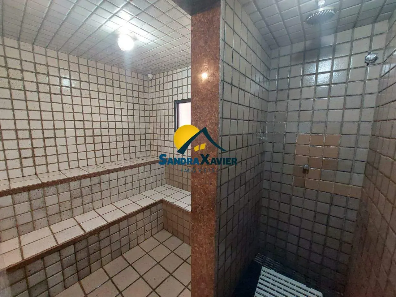 Apartment, 80 m², with a glass-enclosed balcony — photo 32