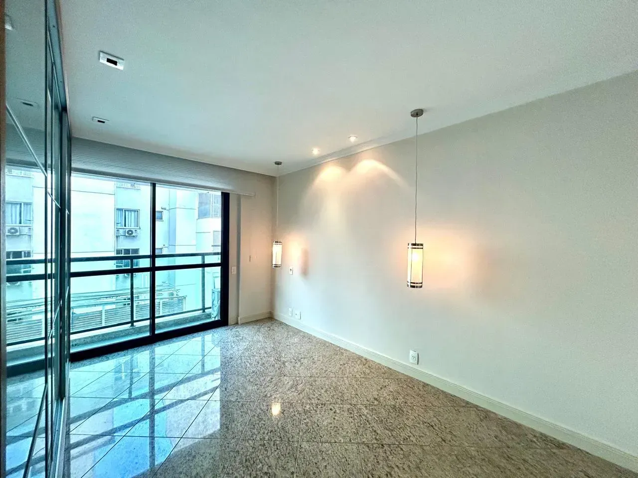 165 m² apartment with 4 bedrooms and 4 bathrooms — photo 3