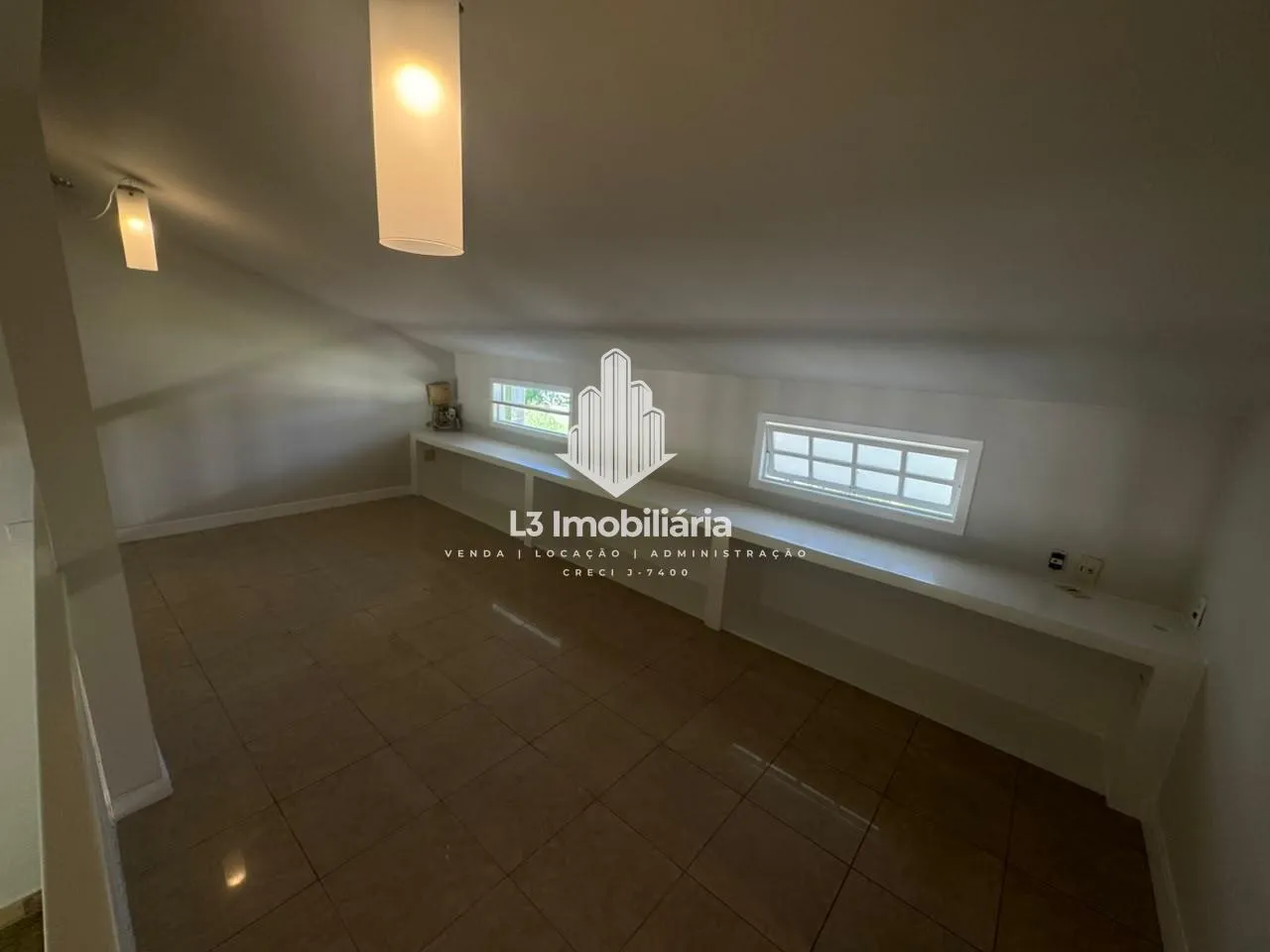 Rental house with 4 bedrooms and 3 bathrooms — photo 11
