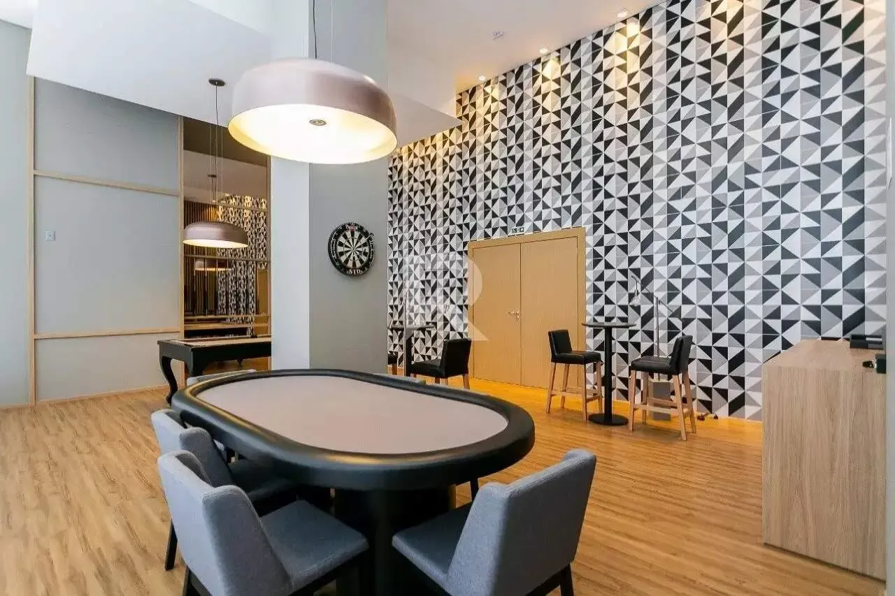 Furnished apartment with 4 en-suite rooms and glazed balcony — photo 36