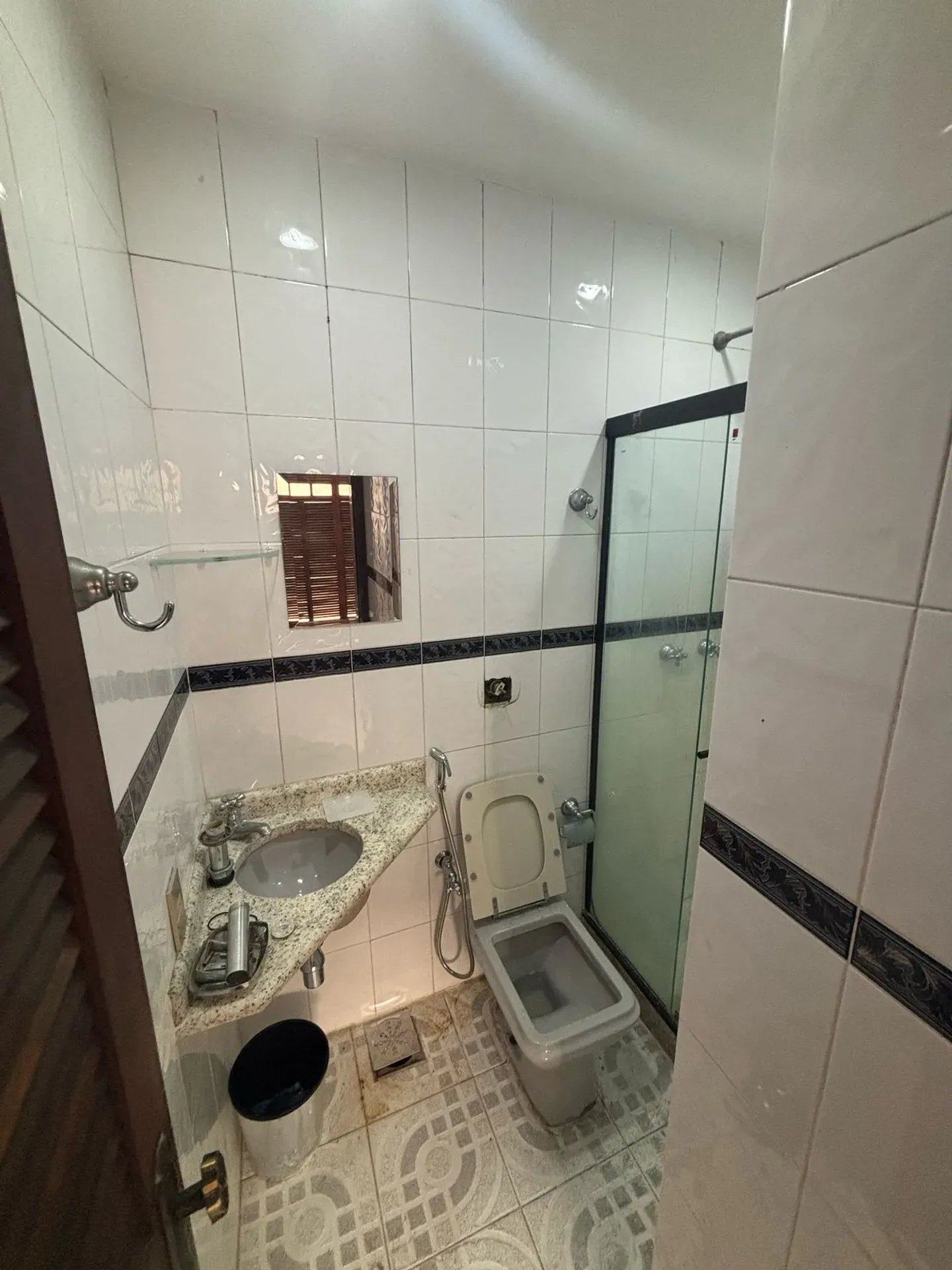 3-bedroom apartment with 5 bathrooms and a balcony — photo 20