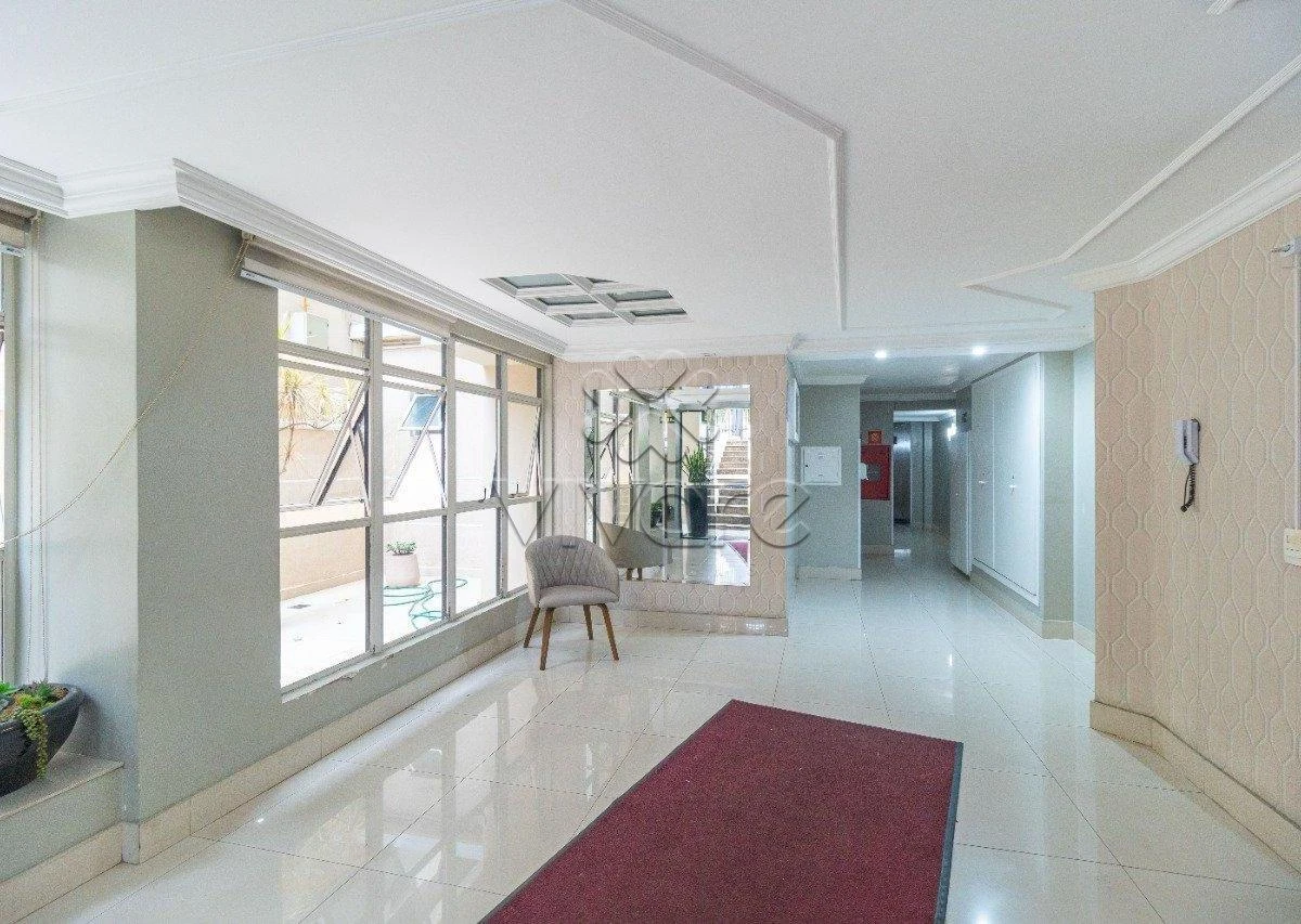 Apartment, 33 m², with a glass-enclosed balcony — photo 23