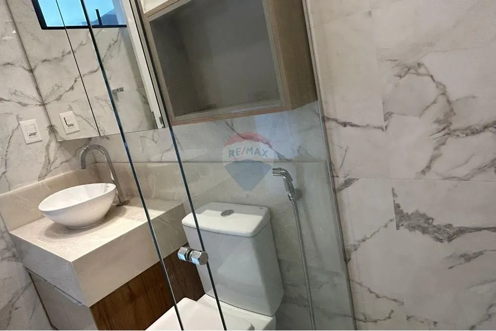 Furnished apartment, 132 m², with a glass-enclosed balcony — photo 48