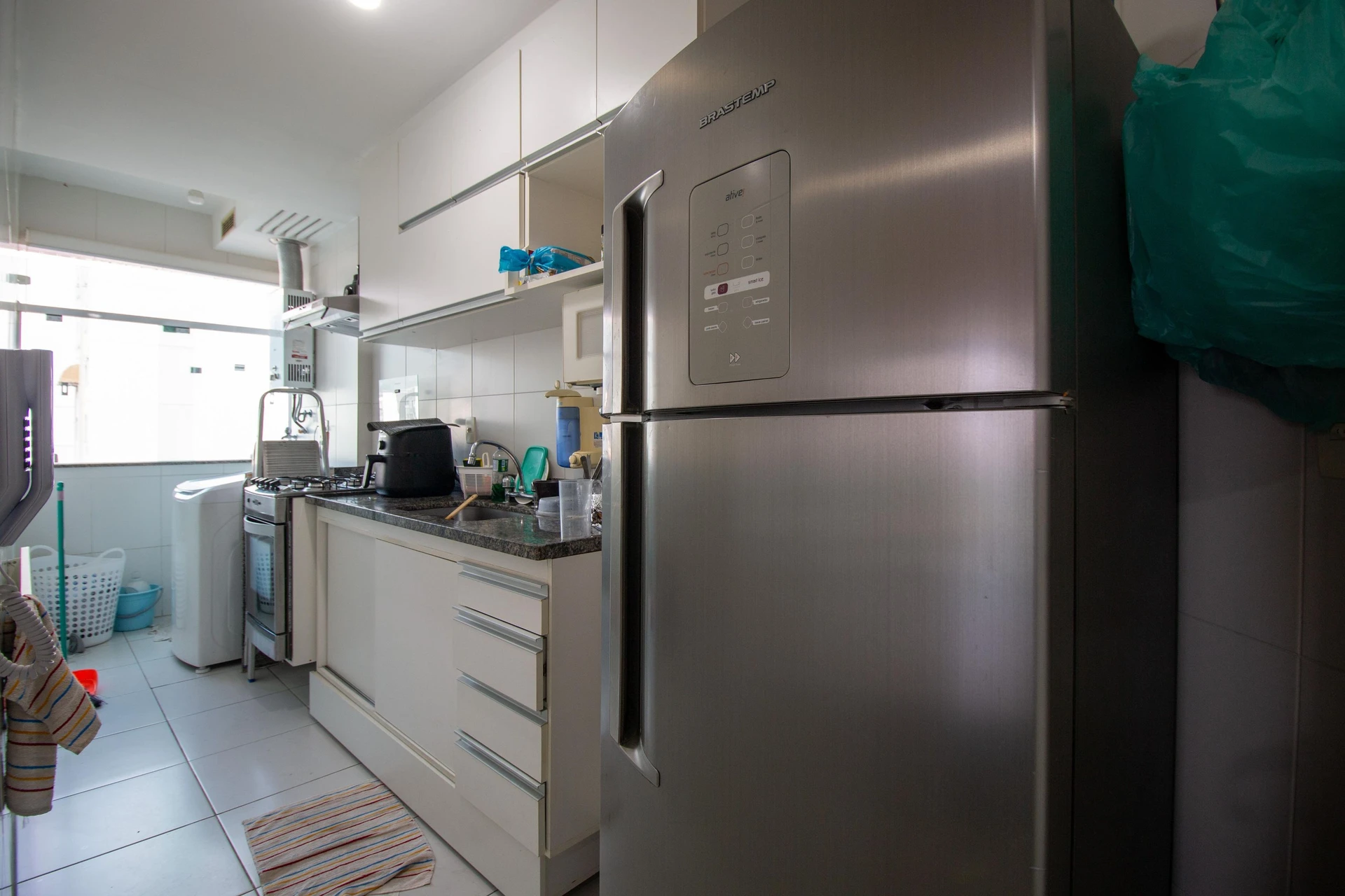 Floor-to-ceiling windows in a 2-bedroom apartment, 59 m² — photo 2