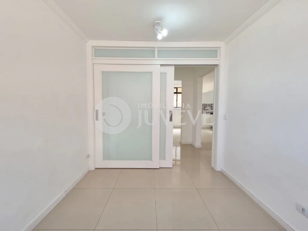 3-bedroom apartment in a building with a pool — photo 24