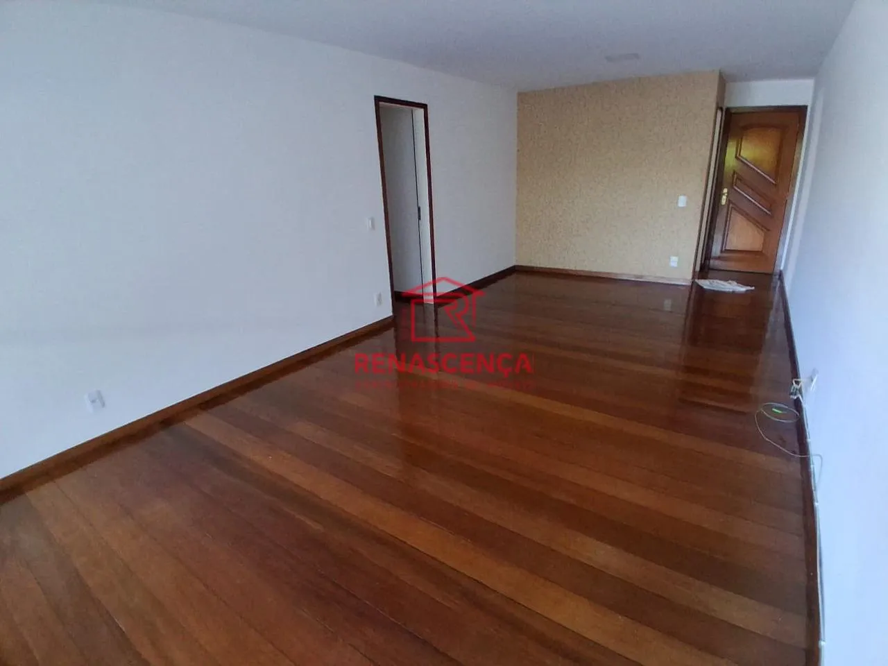 Apartamento sem mobília com 3 quartos, piso de madeira — photo 14