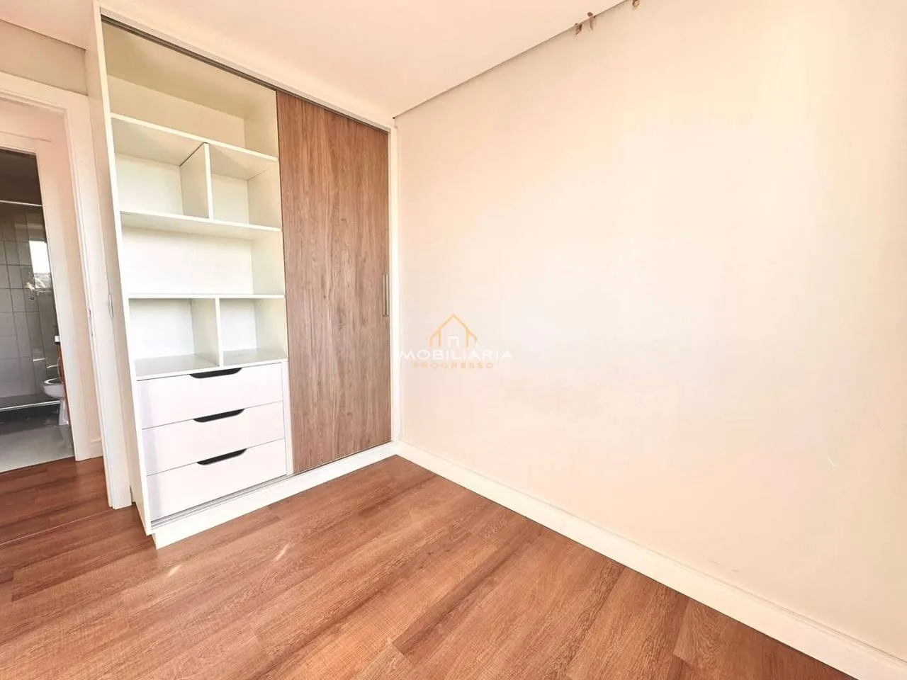 2-bedroom apartment with 3 bathrooms and 99 m² — photo 15