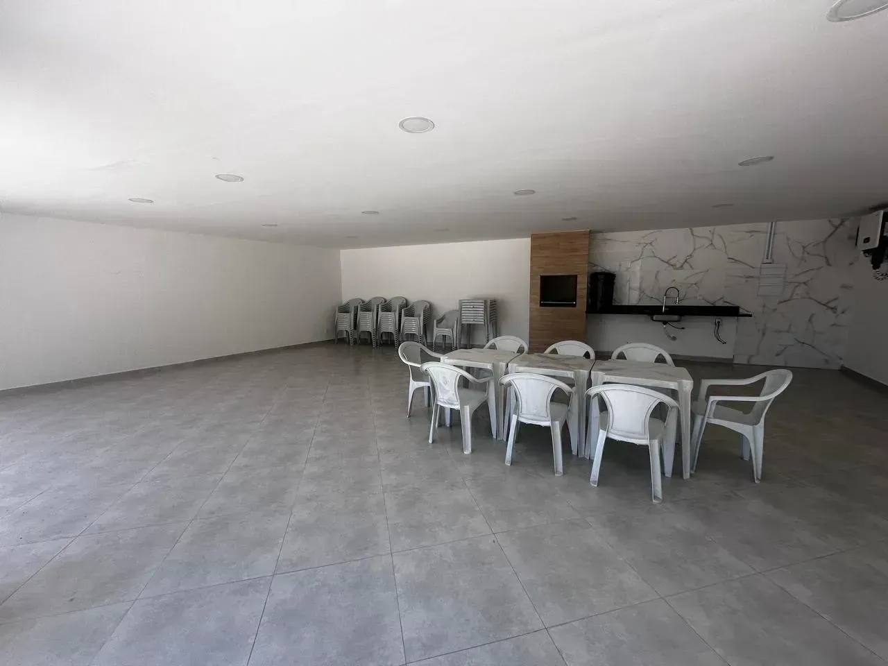 Furnished 1-bedroom apartment with 1 bathroom and parking — photo 15