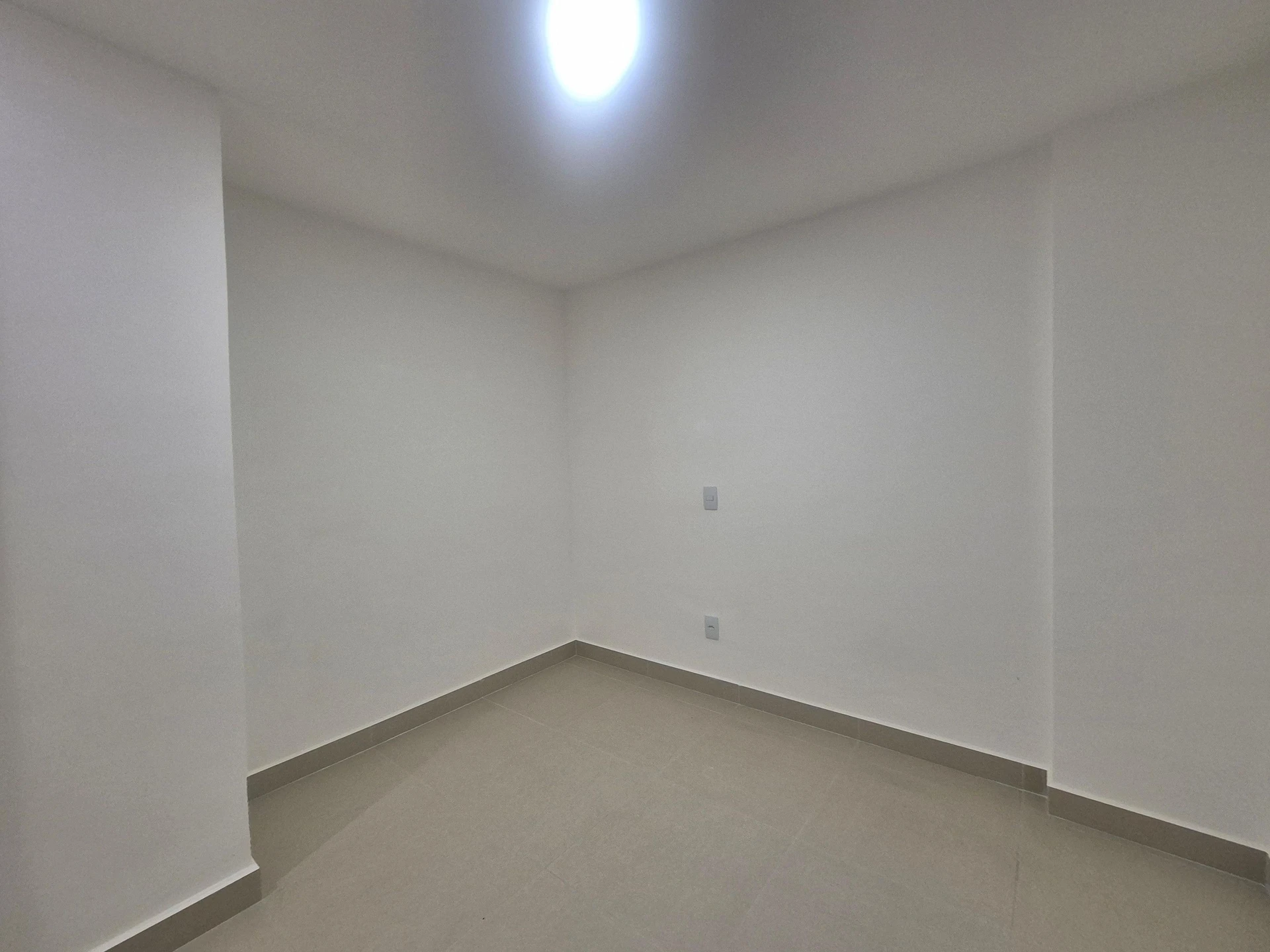 3-bedroom apartment with a grill on the balcony — photo 11