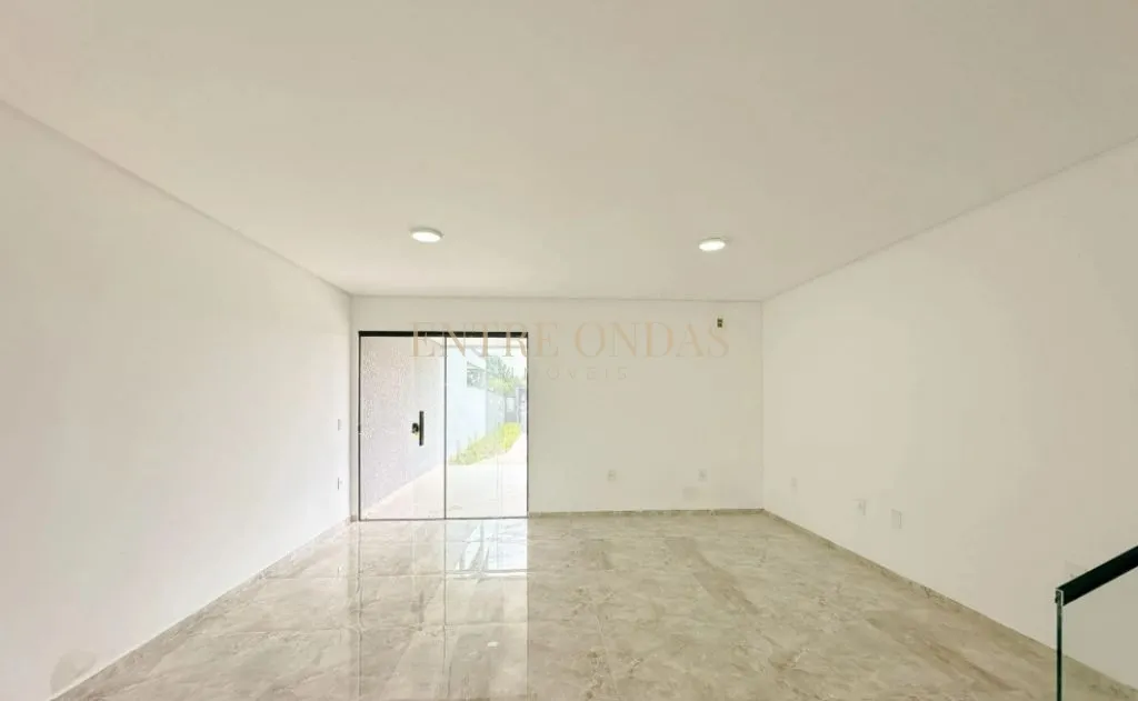 3-bedroom house with a mountain view in Florianópolis — photo 22