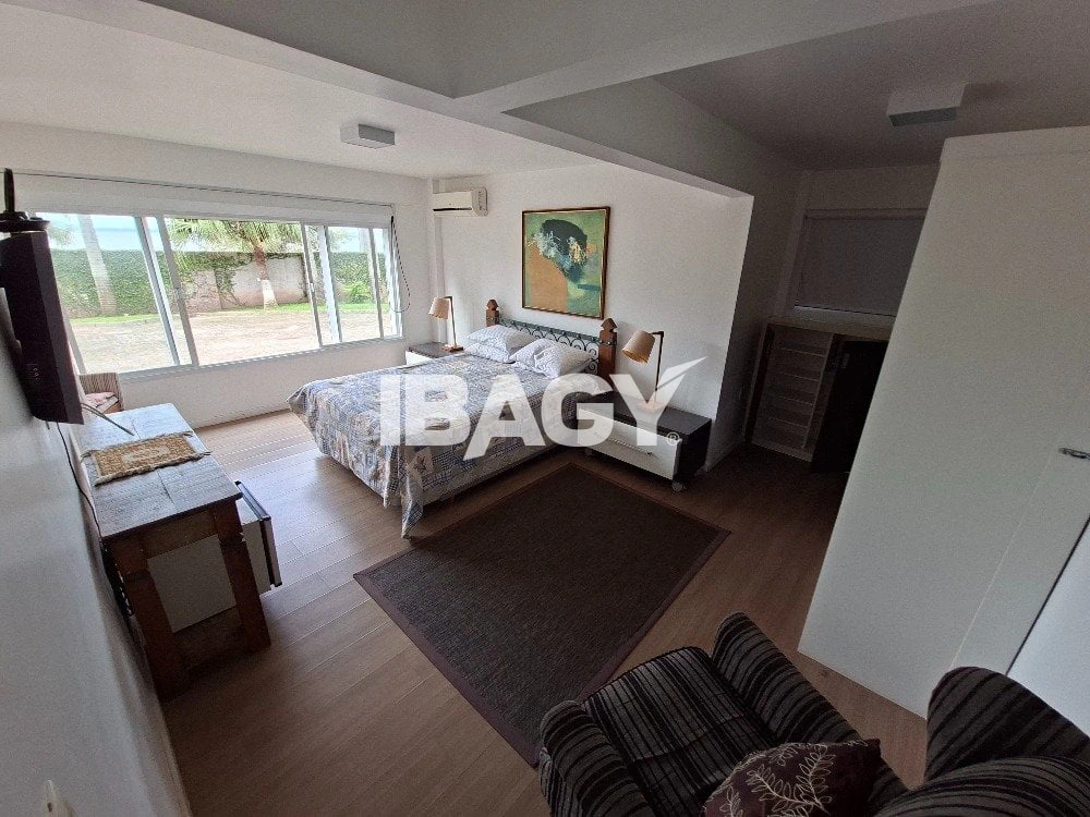 Casa amueblada con 4 dormitorios y 250 m² — photo 26