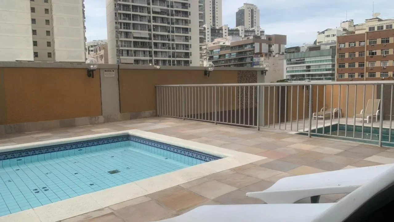 Apartamento mobiliado com cozinha fechada e 120 m² — photo 23