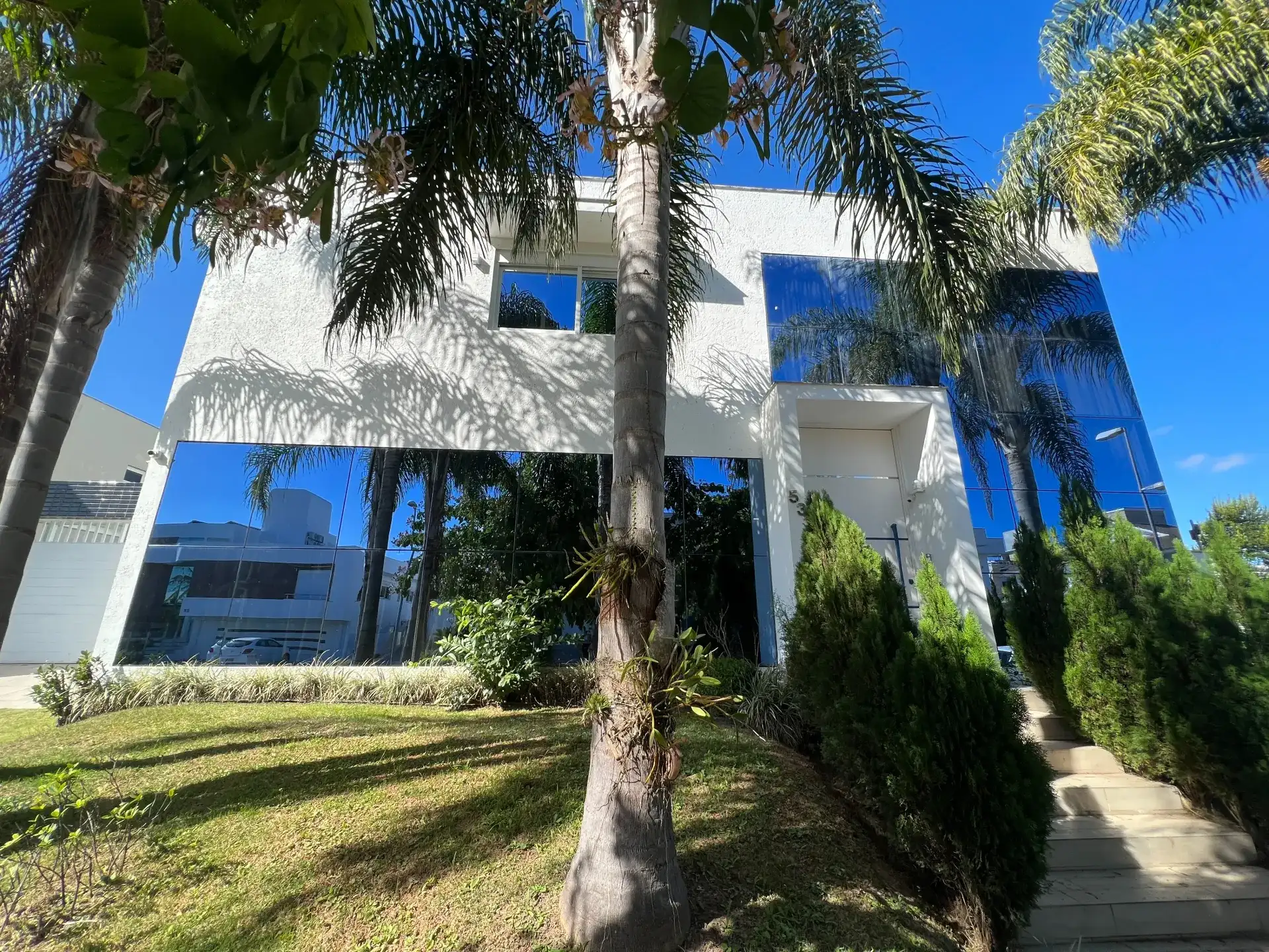 Casa con 4 suites, 6 baños y piscina al aire libre — photo 13