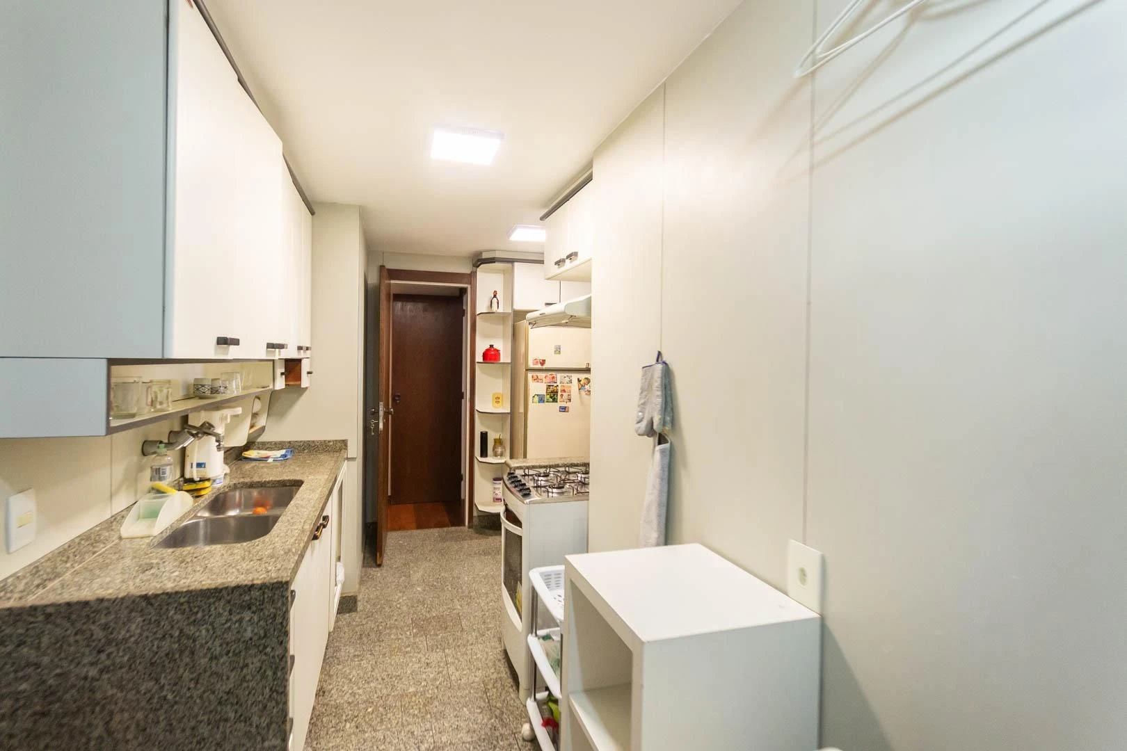 Apartamento mobiliado com 4 quartos e 2 vagas — photo 76