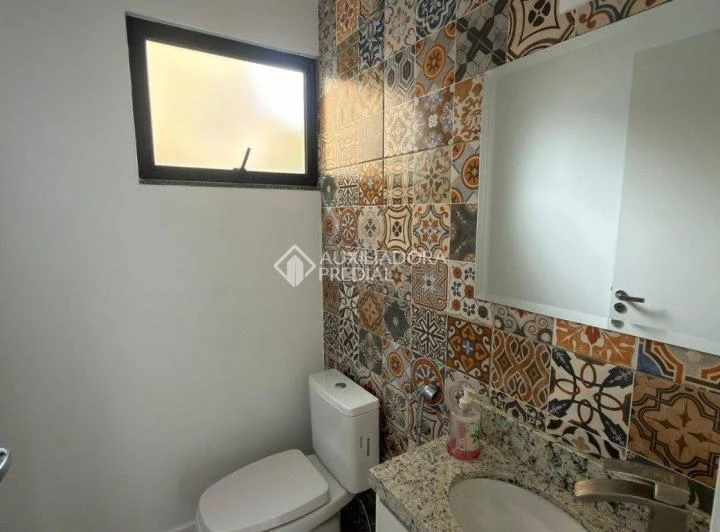 Casa de 642 m² com 4 dormitórios e 4 banheiros — photo 4
