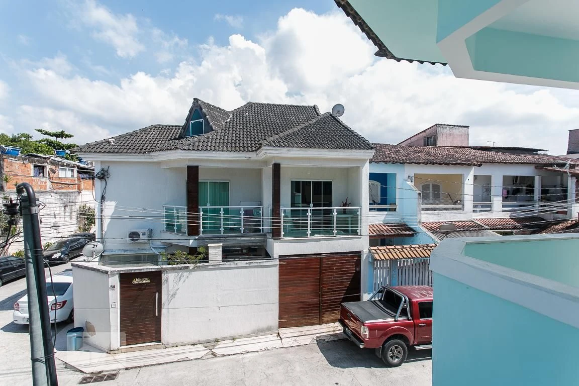 4-bedroom house with a bathtub — photo 4