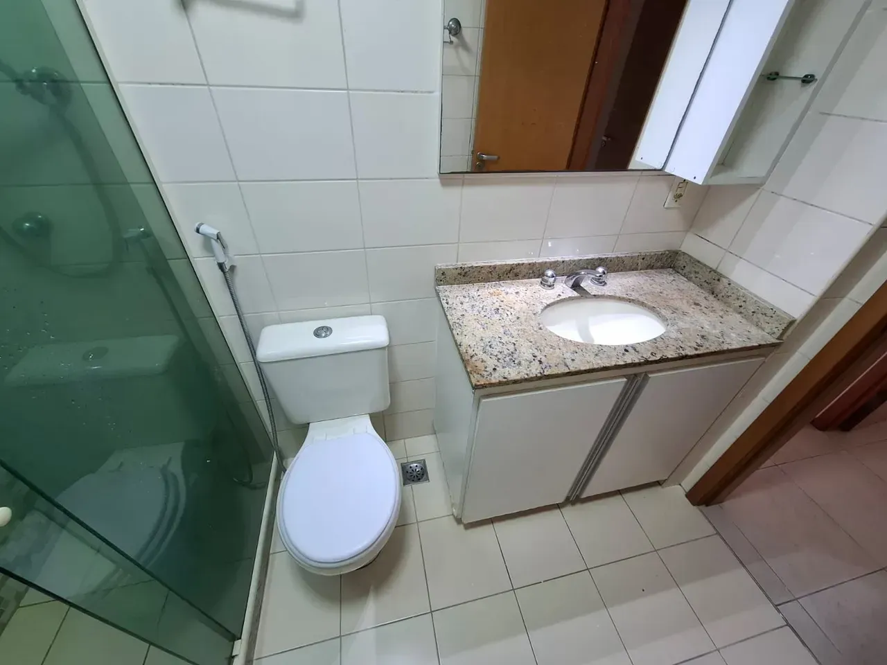 Apartamento de 2 quartos com 3 banheiros e cozinha fechada — photo 23